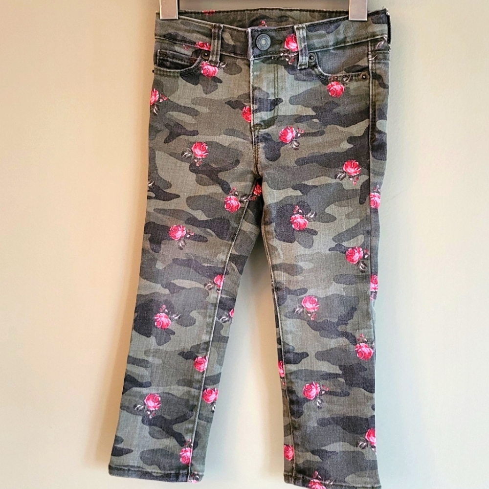 Gap skinny fit camo/rose print jeans